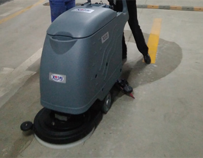 水泥地面能用洗地機(jī)清洗嗎？