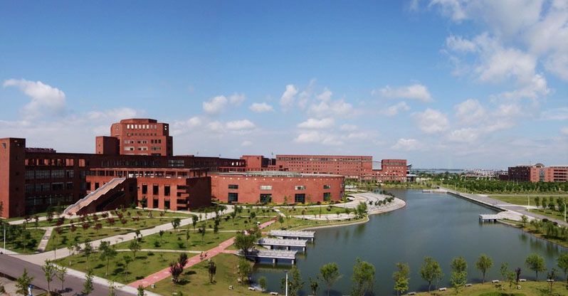 江西師范大學(xué)旭潔洗地機客戶案例-<a href=http://www.sm16.cn target=_blank class=infotextkey>洗地機生產(chǎn)廠</a>家