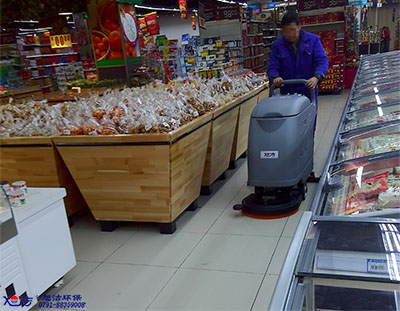 如何進(jìn)行商場(chǎng)保潔工作？